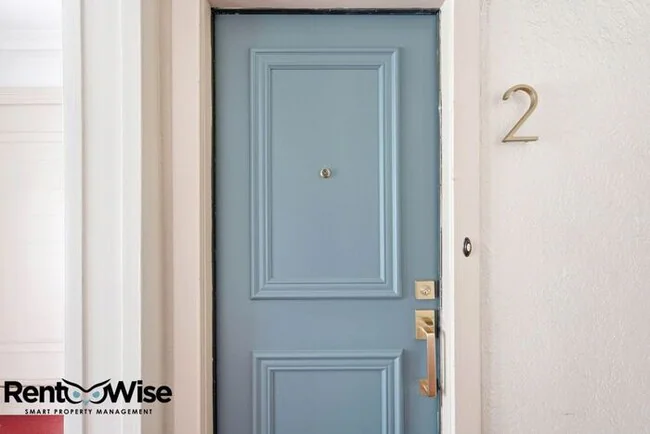 988-990-990 Broadway San Francisco, CA 94133 photo 2