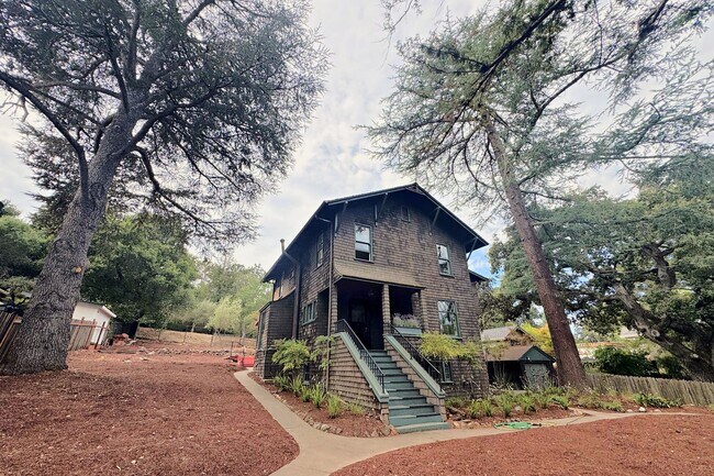 2230 Amherst St photo 5