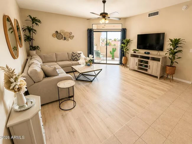 9151 W Greenway Rd Peoria, AZ 85381 photo 2