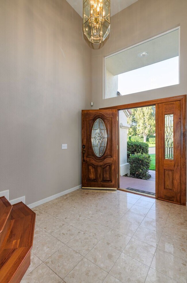 137 Cam Del Sol Vallejo, CA 94591 photo 2