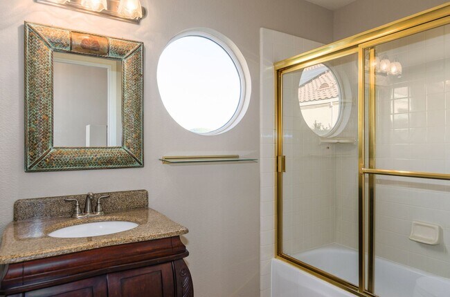 137 Cam Del Sol Vallejo, CA 94591 photo 5