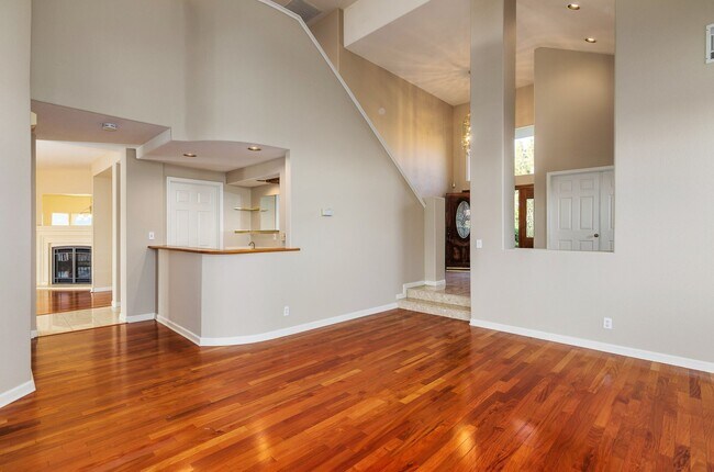 137 Cam Del Sol Vallejo, CA 94591 photo 4