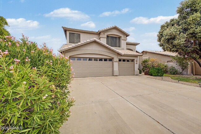 Beautiful 5 Bedroom Home In Gilbert photo 5