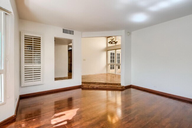 1043 E Sahuaro Dr Phoenix, AZ 85020 photo 5