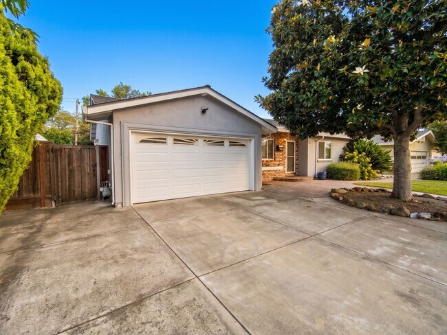 8525 Bandon Drive, Dublin, CA 94568 photo 2
