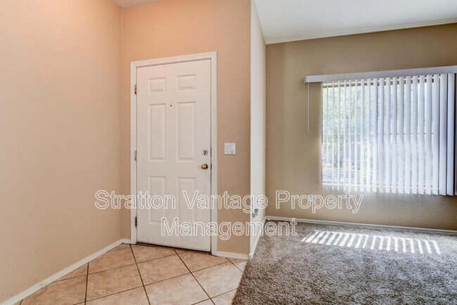 2756 S Sailors Way Gilbert, AZ 85295 photo 3