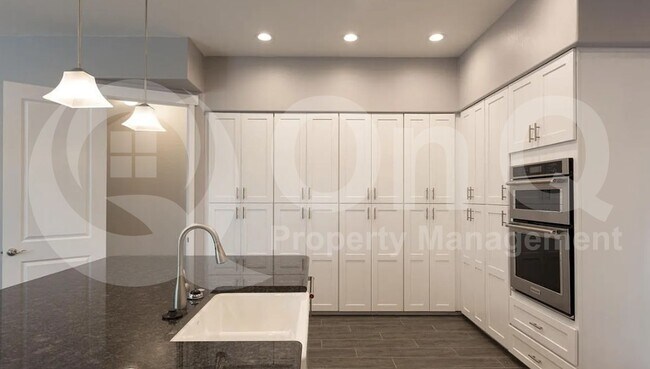 1028 E Curry Rd Tempe, AZ 85288 photo 5