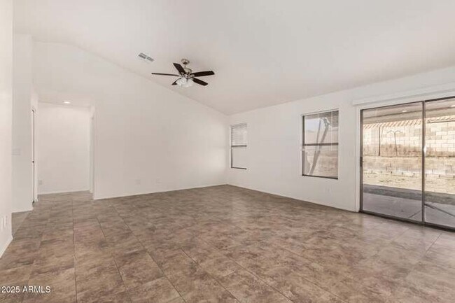 2702 E Cathedral Rock Dr Phoenix, AZ 85048 photo 5