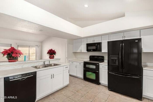 2702 E Cathedral Rock Dr Phoenix, AZ 85048 photo 4