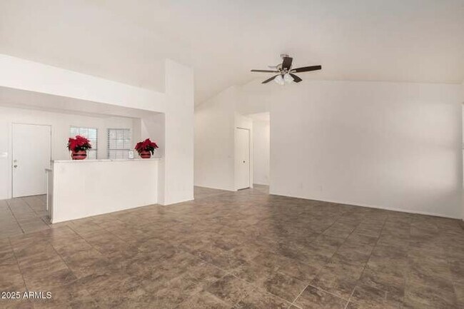 2702 E Cathedral Rock Dr Phoenix, AZ 85048 photo 2