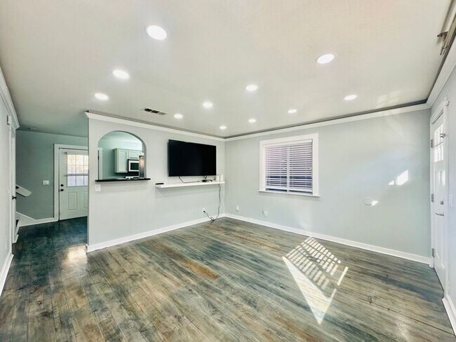294 Woodman St San Diego, CA 92114 photo 3