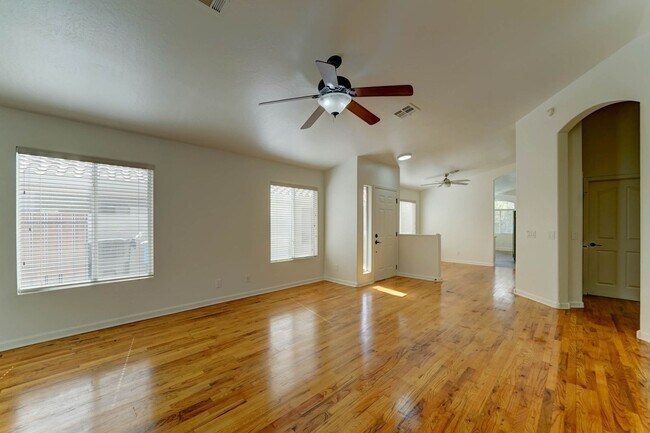 2014 East Glenhaven Drive, Phoenix, AZ 85048 photo 2