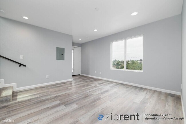 3447 Ocean View Blvd San Diego, CA 92113 photo 5
