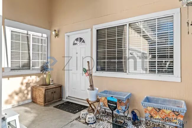 4252 Gordon St photo 3