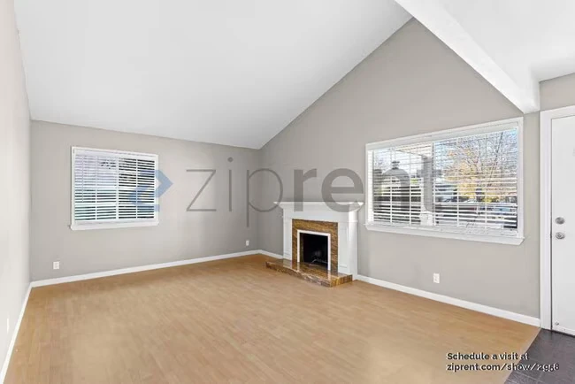 4252 Gordon St photo 5