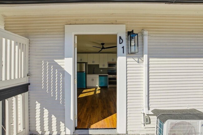 312 Brookes Ave San Diego, CA 92103 photo 4