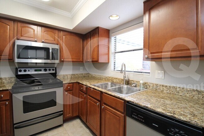 3420 W Danbury Dr Phoenix, AZ 85053 photo 4