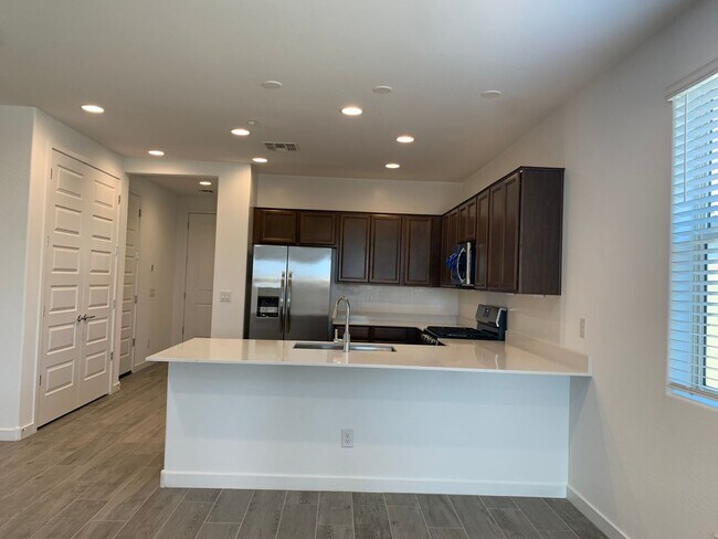 12527 W Forest Pleasant Pl Peoria, AZ 85383 photo 5