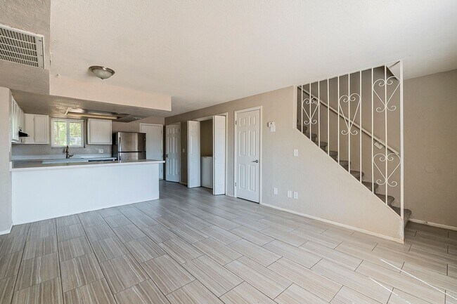 5871 N 59th Dr photo 2