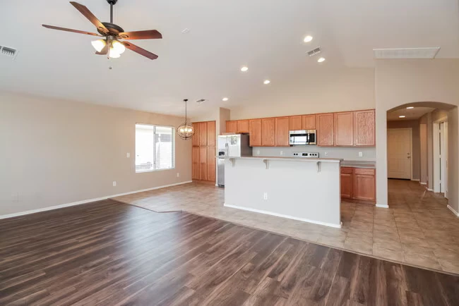 3658 E Alamo St San Tan Valley, AZ 85140 photo 4