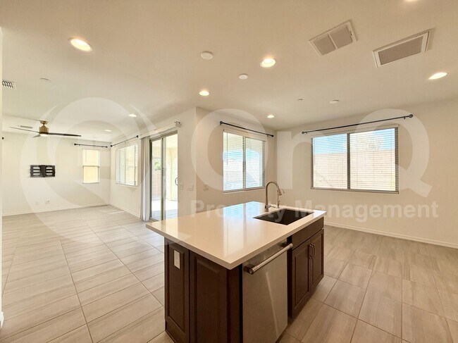 28322 N 132nd Ln Peoria, AZ 85383 photo 5