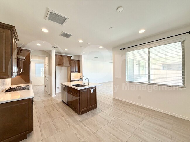 28322 N 132nd Ln Peoria, AZ 85383 photo 4