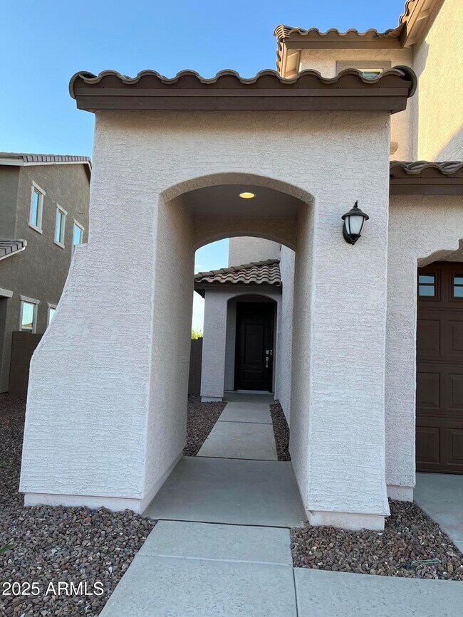 9426 W Sells Dr Phoenix, AZ 85037 photo 3
