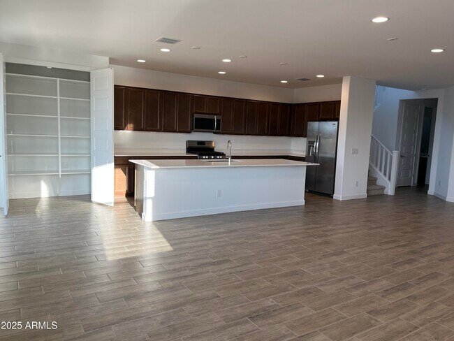 9426 W Sells Dr Phoenix, AZ 85037 photo 5