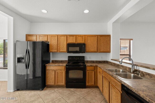33521 N 26th Ave Phoenix, AZ 85085 photo 4