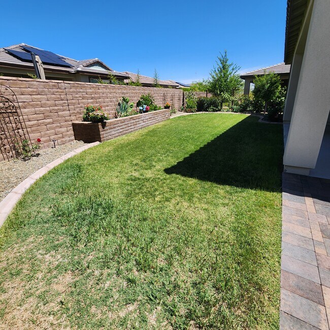 4527 Charro Ct Wickenburg, AZ 85390 photo 2