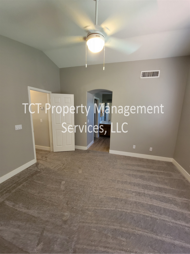 4610 E Meadow Dr Phoenix, AZ 85032 photo 5