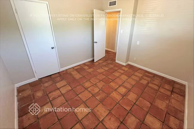 4402 S Park Dr Tempe, AZ 85282 photo 5