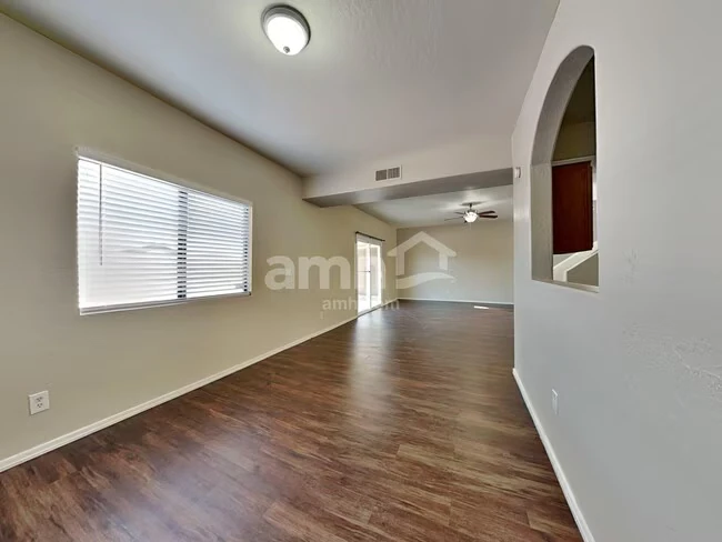 6506 S 10th Dr Phoenix, AZ 85041 photo 5