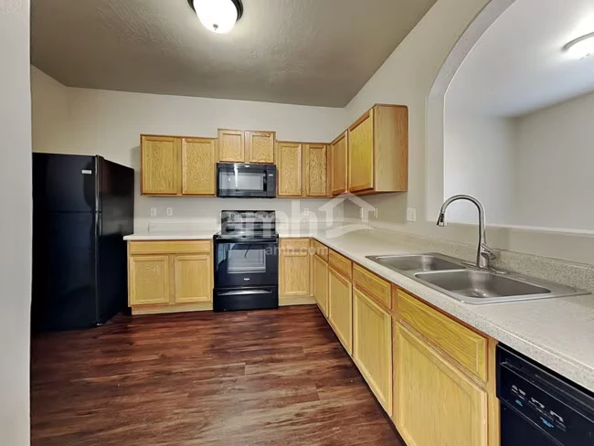 6506 S 10th Dr Phoenix, AZ 85041 photo 3