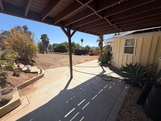 338 S Melrose Dr Vista, CA 92081 photo 3