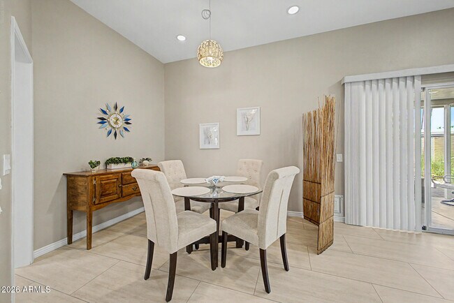 10454 W Palmeras Dr Sun City, AZ 85373 photo 3
