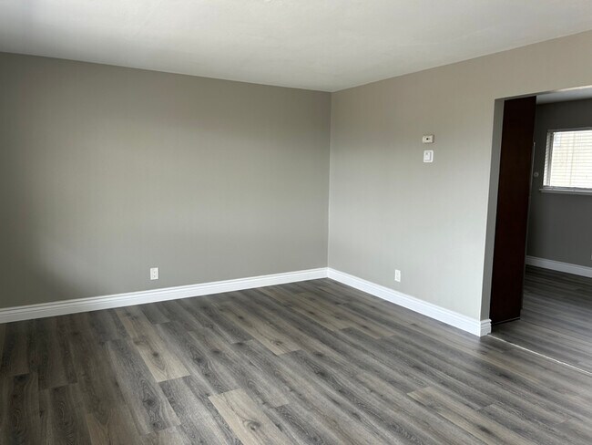 3608 Midvale Ave unit D photo 4