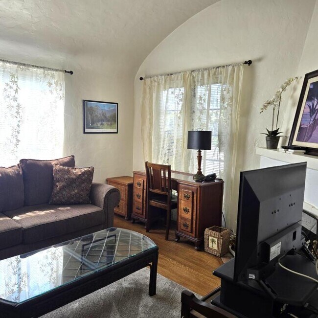 676 J Ave Coronado, CA 92118