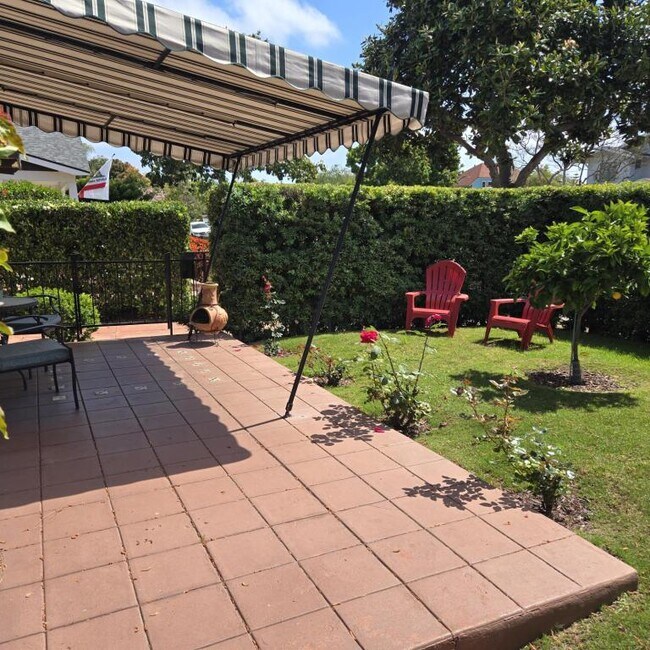 676 J Ave Coronado, CA 92118 photo 2