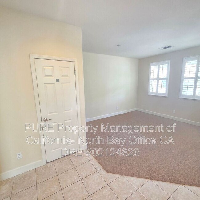 901 Colabianchi Ln Petaluma, CA 94954 photo 2