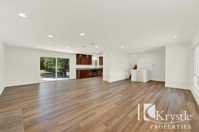 319 Aragon St Vallejo, CA 94591 photo 2