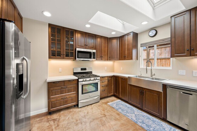 802 1/2 Stevens Ave Solana Beach, CA 92075