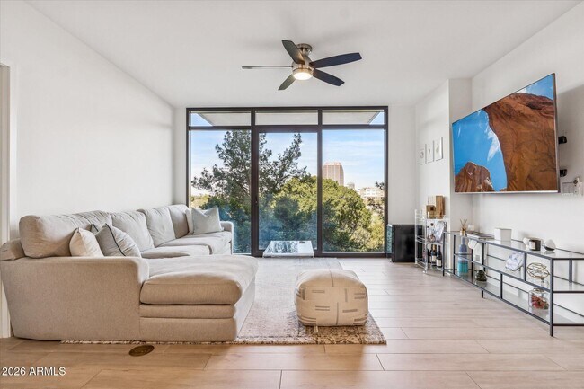 200 W Portland St Phoenix, AZ 85003 photo 3