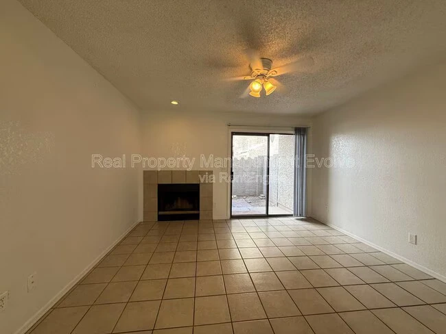 533 W Guadalupe Rd Mesa, AZ 85210 photo 3
