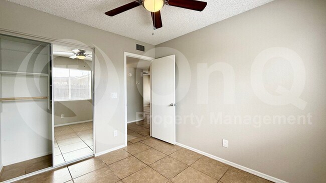 4712 E Fremont St Phoenix, AZ 85042 photo 5