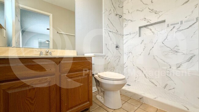 4712 E Fremont St Phoenix, AZ 85042 photo 2