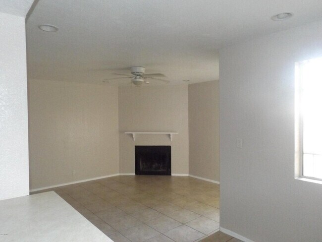 7770 N 20th Ave Phoenix, AZ 85021 photo 3