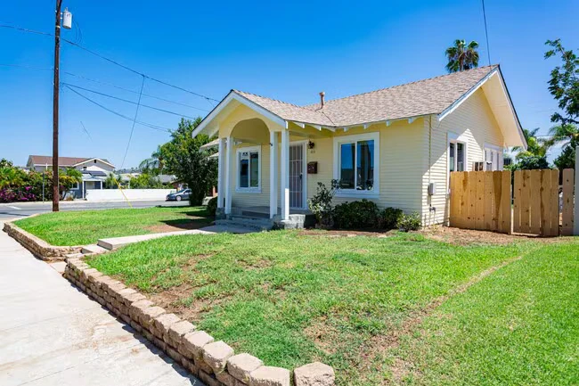 303 S Sunshine Ave El Cajon, CA 92020 photo 2