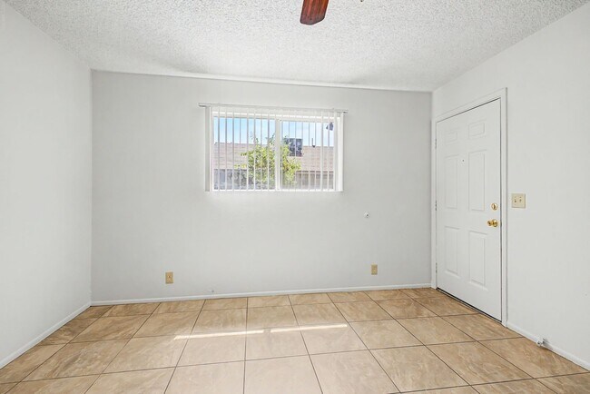 2931 E Beck Ln Phoenix, AZ 85032 photo 2