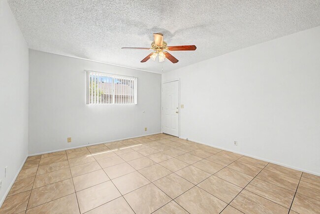 2931 E Beck Ln Phoenix, AZ 85032 photo 4